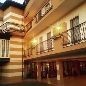 Trotter Hotel