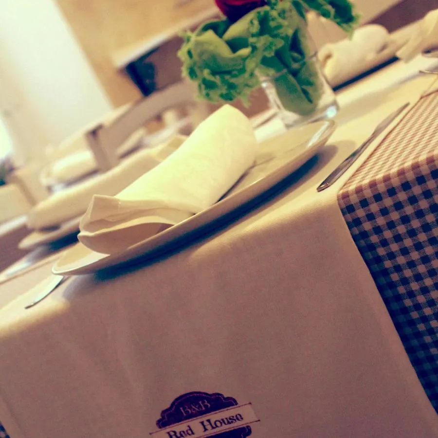 B&B Red House Garlate Italien